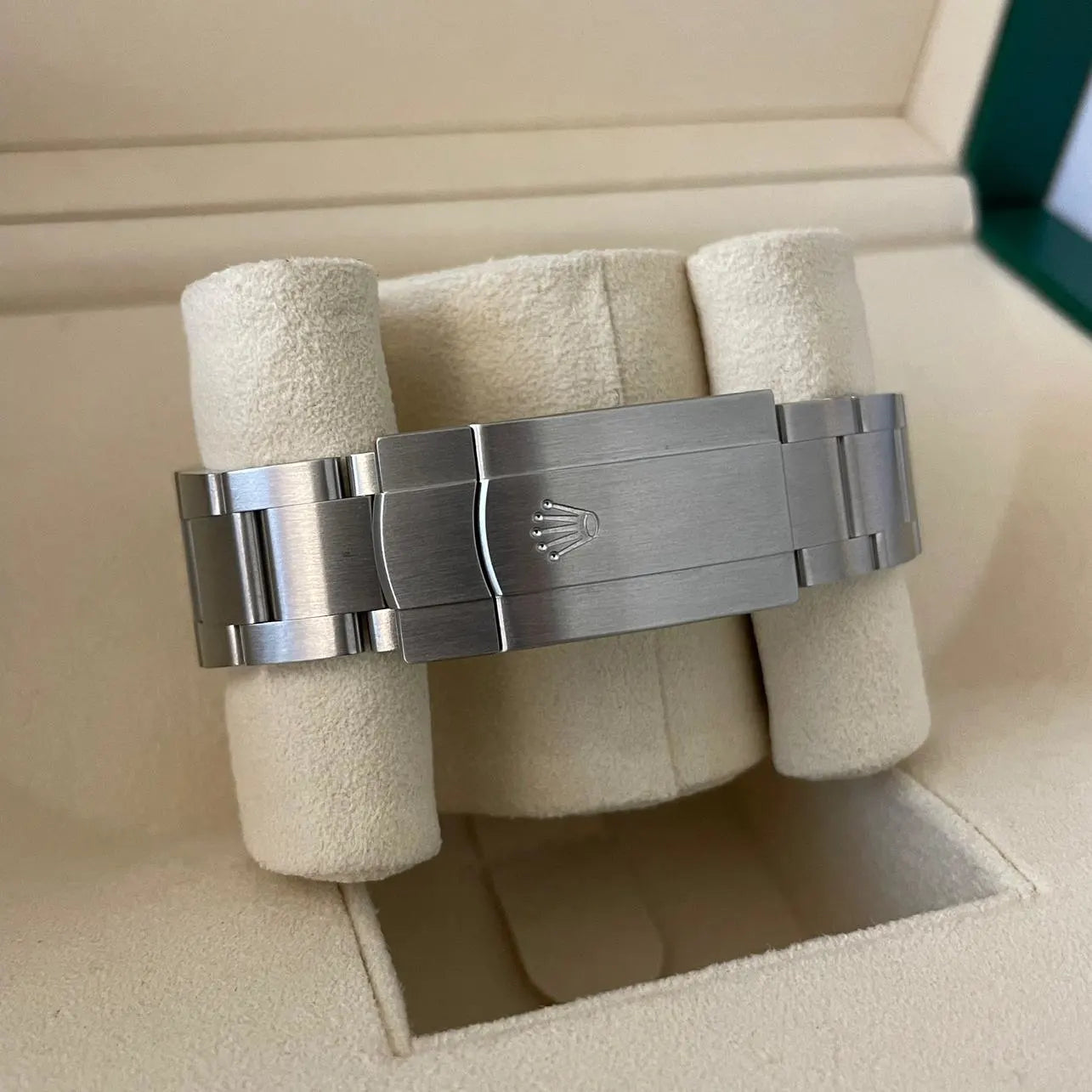 Rolex Oyster-Perpetual 124300-0007 41mm - Image 2