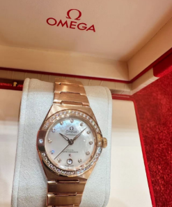 Alternative view of Omega Constellation Ladies' Selection 29mm yellow gold on yellow gold 131.55.29.20.55.002