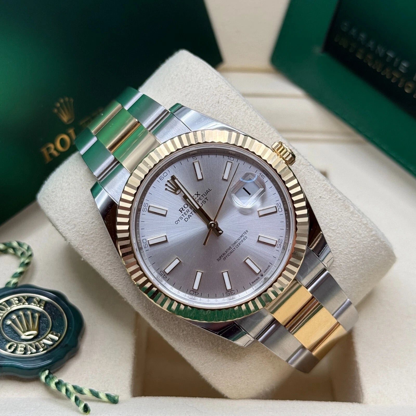 Rolex Datejust 41mm 126333 Silver Index Oyster Steel and Yellow Gold Mens Watch - Image 7
