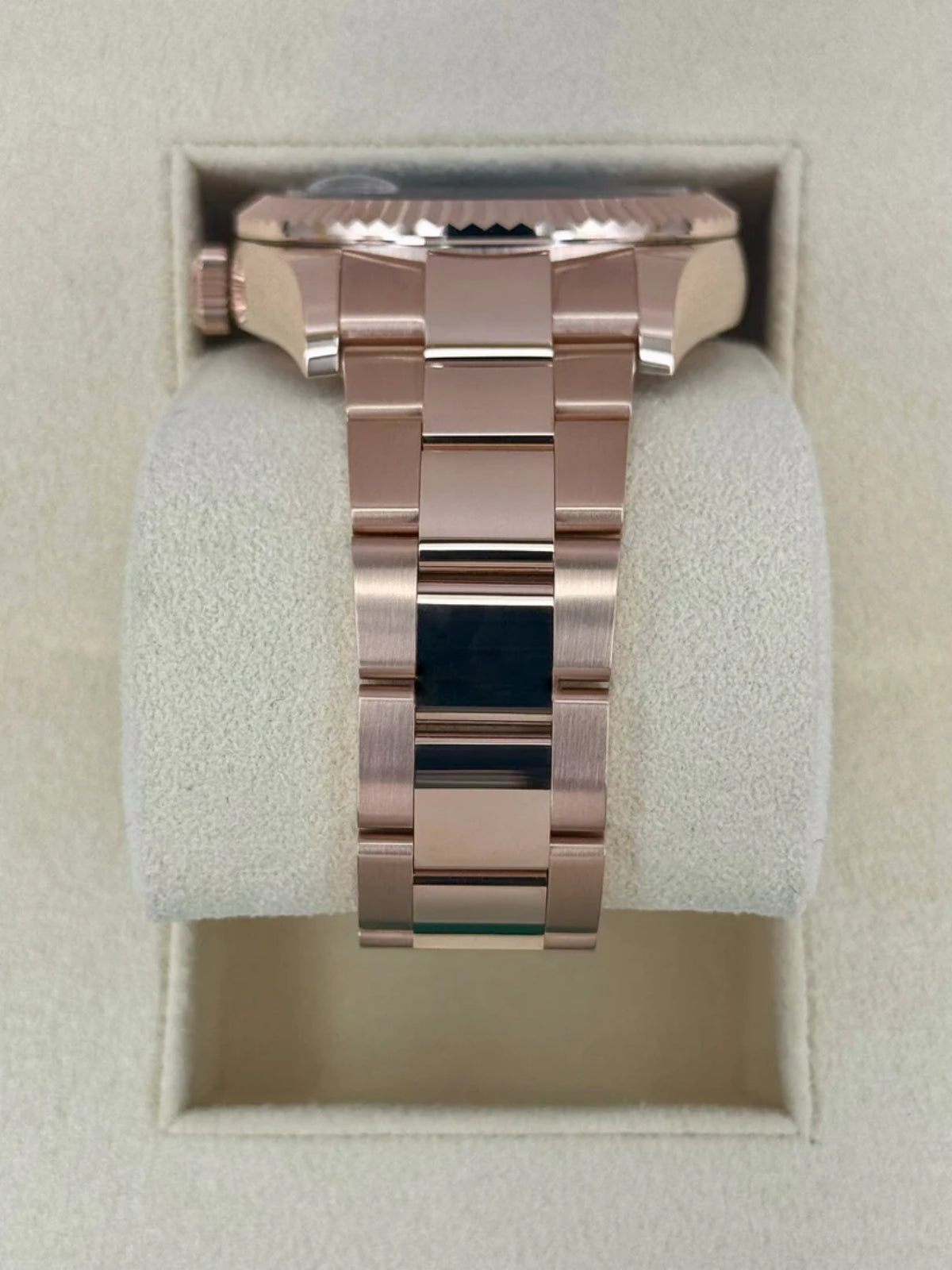 Rolex Sky-Dweller 42mm 336935-0001 Rose Gold Blue Dial Oyster - Image 4