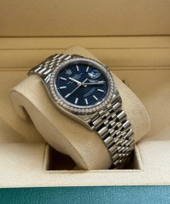 Alternative view of Rolex  Datejust 36mm 126284 Blue Dial Jubilee Bracelet