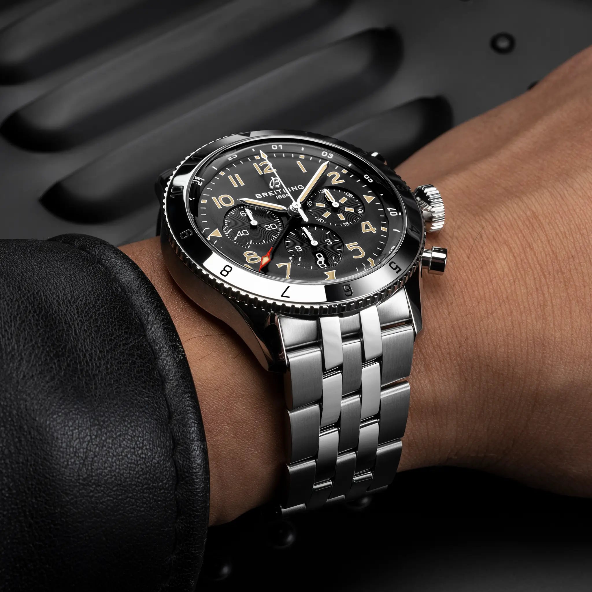 Breitling Classic AVI Super AVI B04 Chronograph GMT 46mm P-51 Mustang AB04453A1B1A1 - Image 4