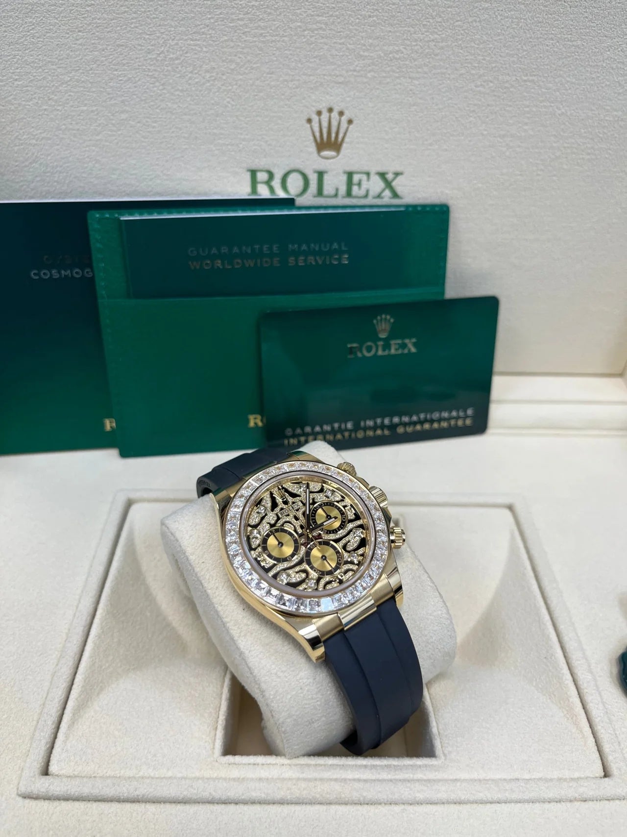 Rolex Cosmograph Daytona M116588TBR 40mm - Image 10