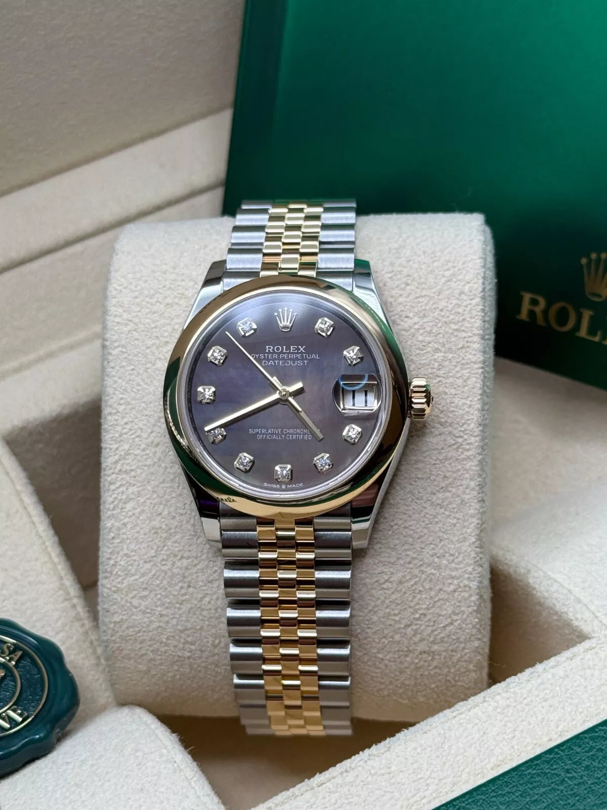 Rolex Datejust m278243-0023/0024 31mm Black Mother-of-Pearl Dial Yellow Rolesor Oyster Watch - Image 9