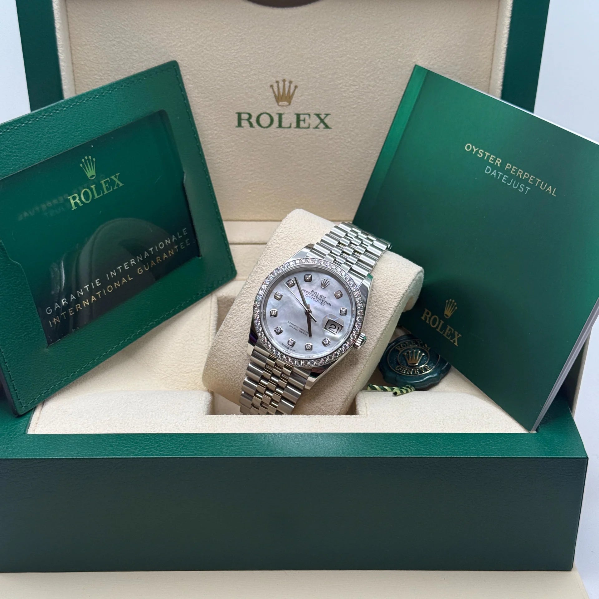 Rolex Datejust 36mm 126284 Mother-of-Pearl Dial Oyster Bracelet - Image 7