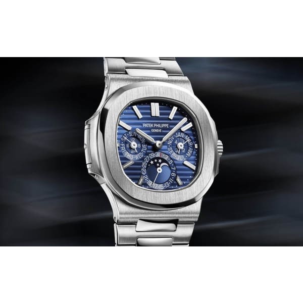 Patek Philippe Nautilus White Gold 5740-1G-001 with Blue Sunburst dial - Image 2