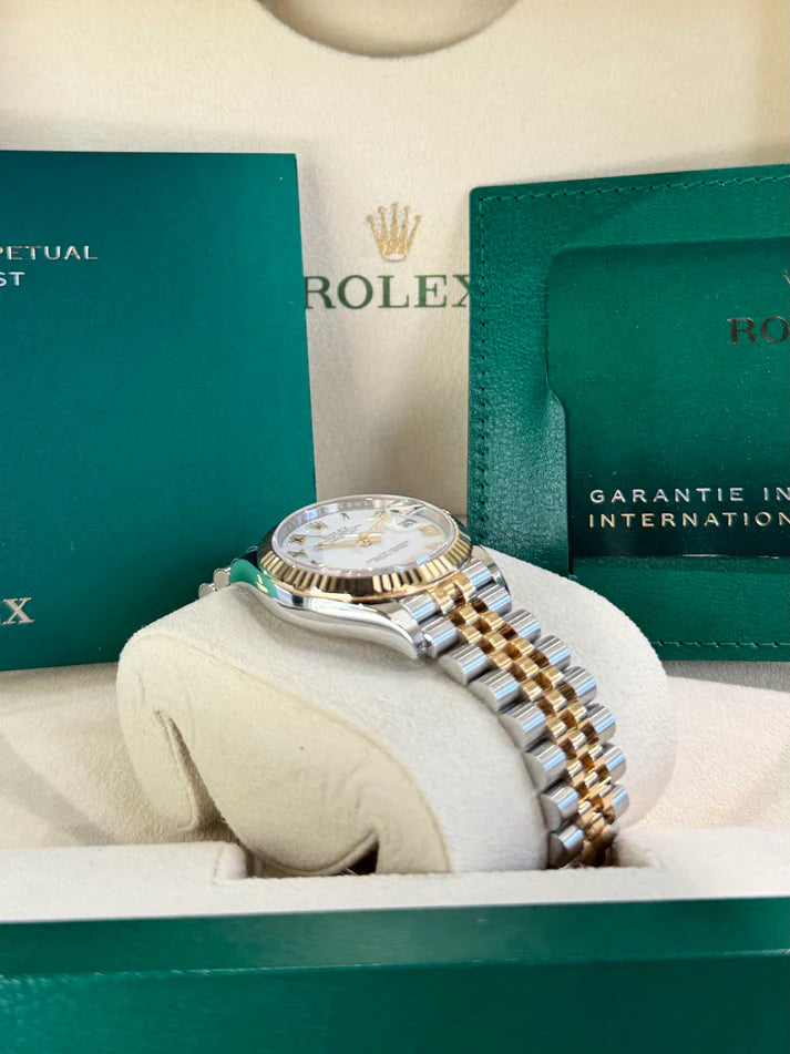 Rolex Datejust m278273-0001/0002 31mm White Dial Stainless Steel and Yellow Gold Oyster Watch - Image 4