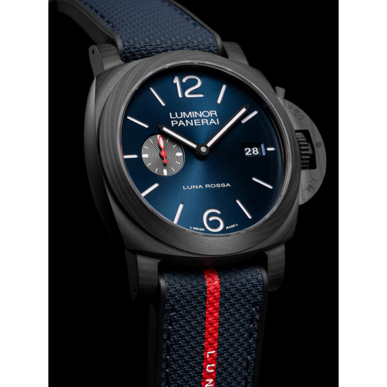 Panerai Luminor Marina Carbotech�?Luna Rossa 44mm PAM01529 - Image 4