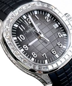 Alternative view of Patek Philippe Aquanaut Diamond Bezel 5167/300G-010