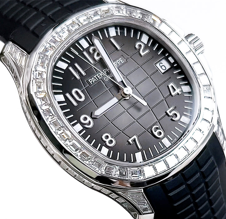 Patek Philippe Aquanaut Diamond Bezel 5167/300G-010 - Image 2
