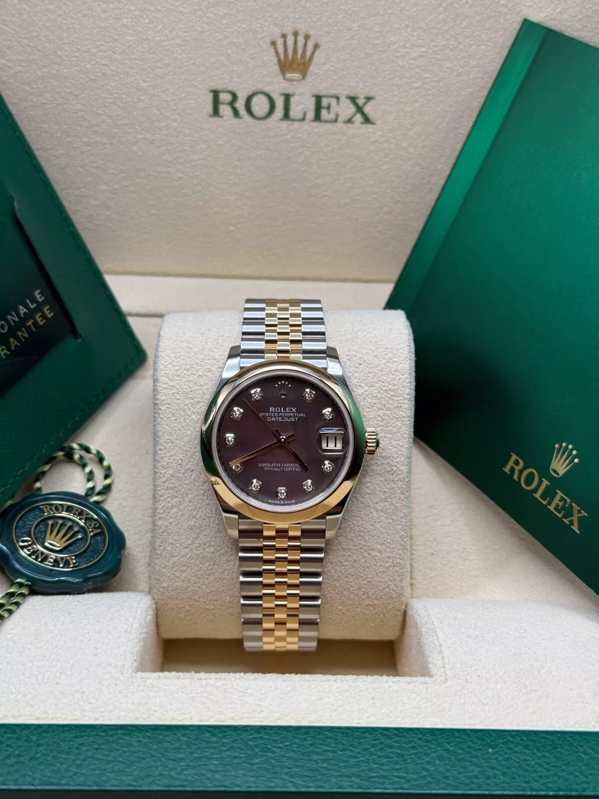 Rolex Datejust m278243-0023/0024 31mm Black Mother-of-Pearl Dial Yellow Rolesor Oyster Watch - Image 2