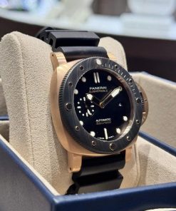 Alternative view of Panerai Submersible QuarantaQuattro Goldtech�?OroCarbo 44mm PAM02070