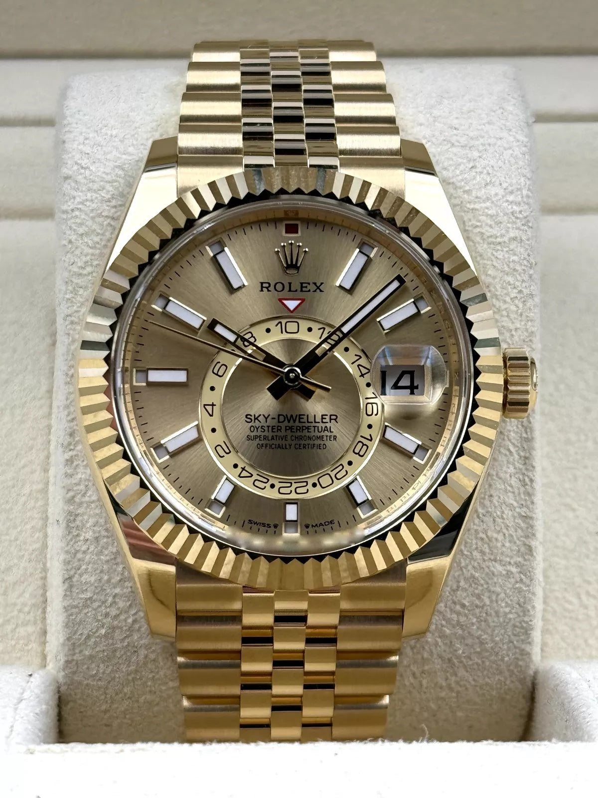 Rolex Sky-Dweller 42mm 336938-0004 Yellow Gold Champagne Dial Jubilee - Image 4