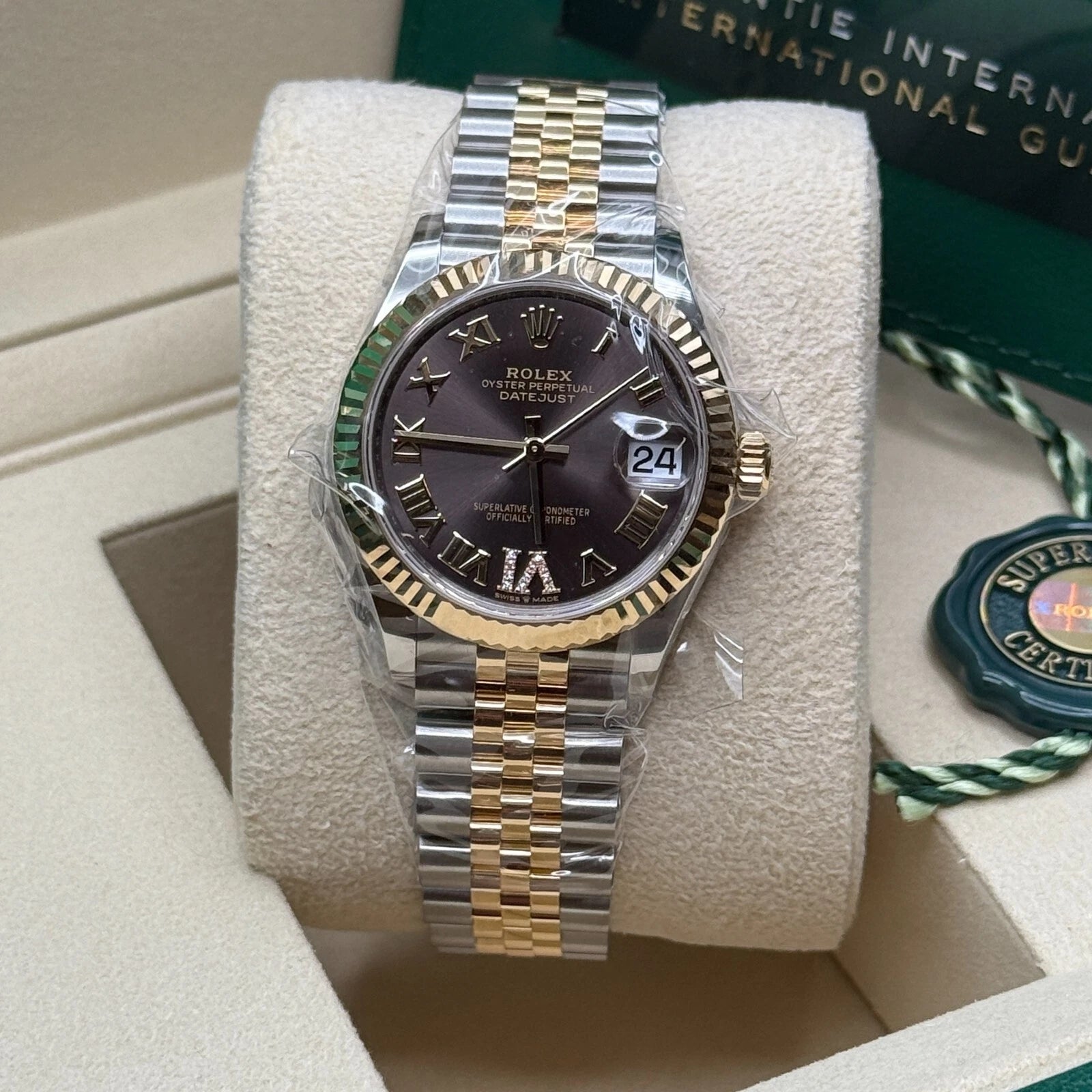 Rolex Datejust m278273-0017/0018 31mm Dark Grey Dial Stainless Steel and Yellow Gold Oyster Watch - Image 6
