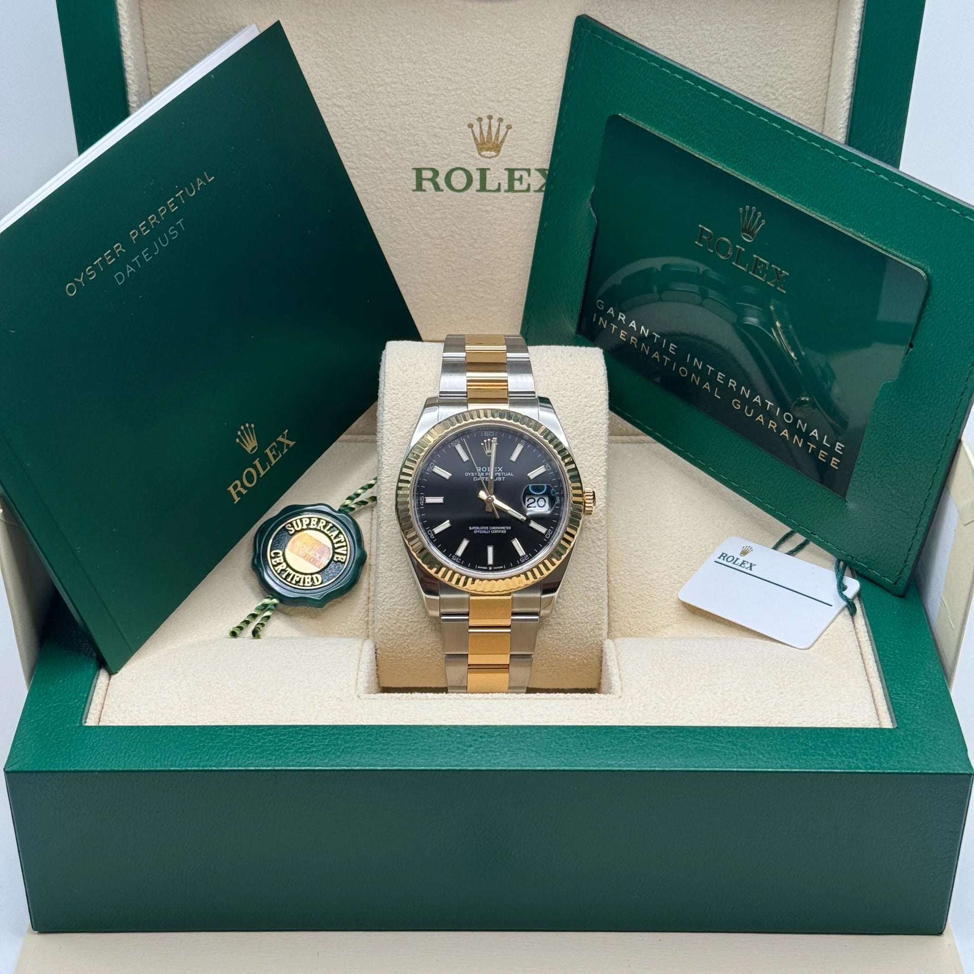 Rolex Datejust 41mm Two-Tone Yellow Gold Fluted Bezel Black Index Dial Jubilee - 126333 - Image 8