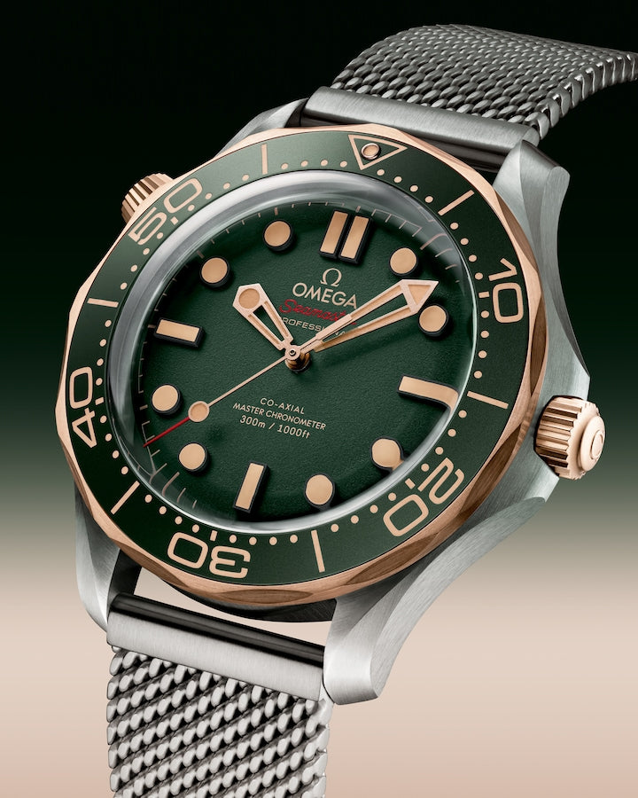 Omega Seamaster Diver 300m, Titanium and OMEGA’s exclusive 9K Bronze Gold, 42mm 210.90.42.20.10.001 - Image 5