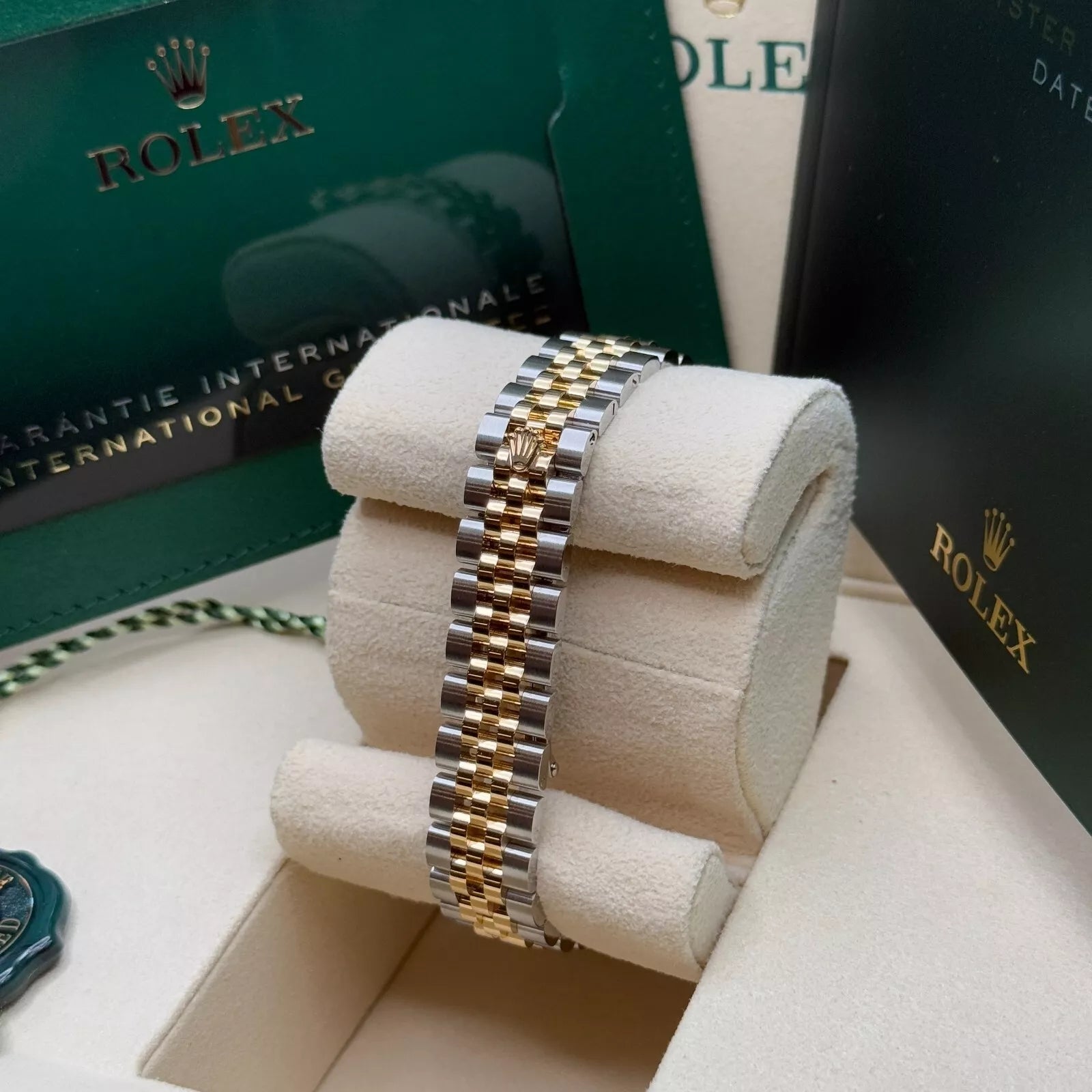 Rolex Lady-Datejust 28mm 279173 Mother of Pearl Diamond Dial Oyster Bracelet - Image 9