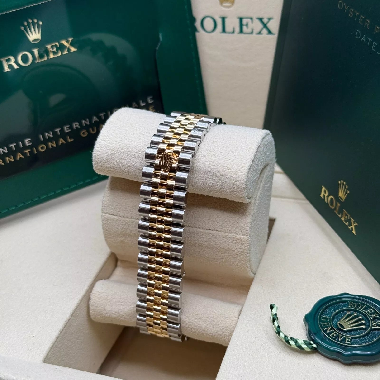 Rolex Datejust m278273-0021/0022 31mm Dark Grey Dial Stainless Steel and Yellow Gold Oyster Watch - Image 10