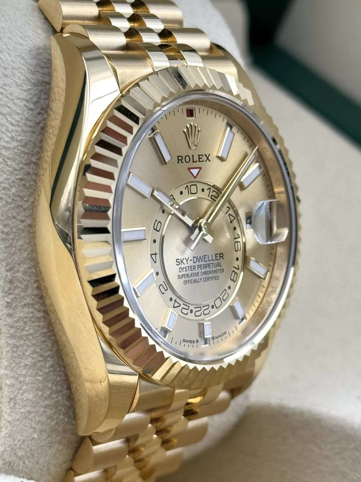 Rolex Sky-Dweller 42mm 336938-0004 Yellow Gold Champagne Dial Jubilee - Image 6