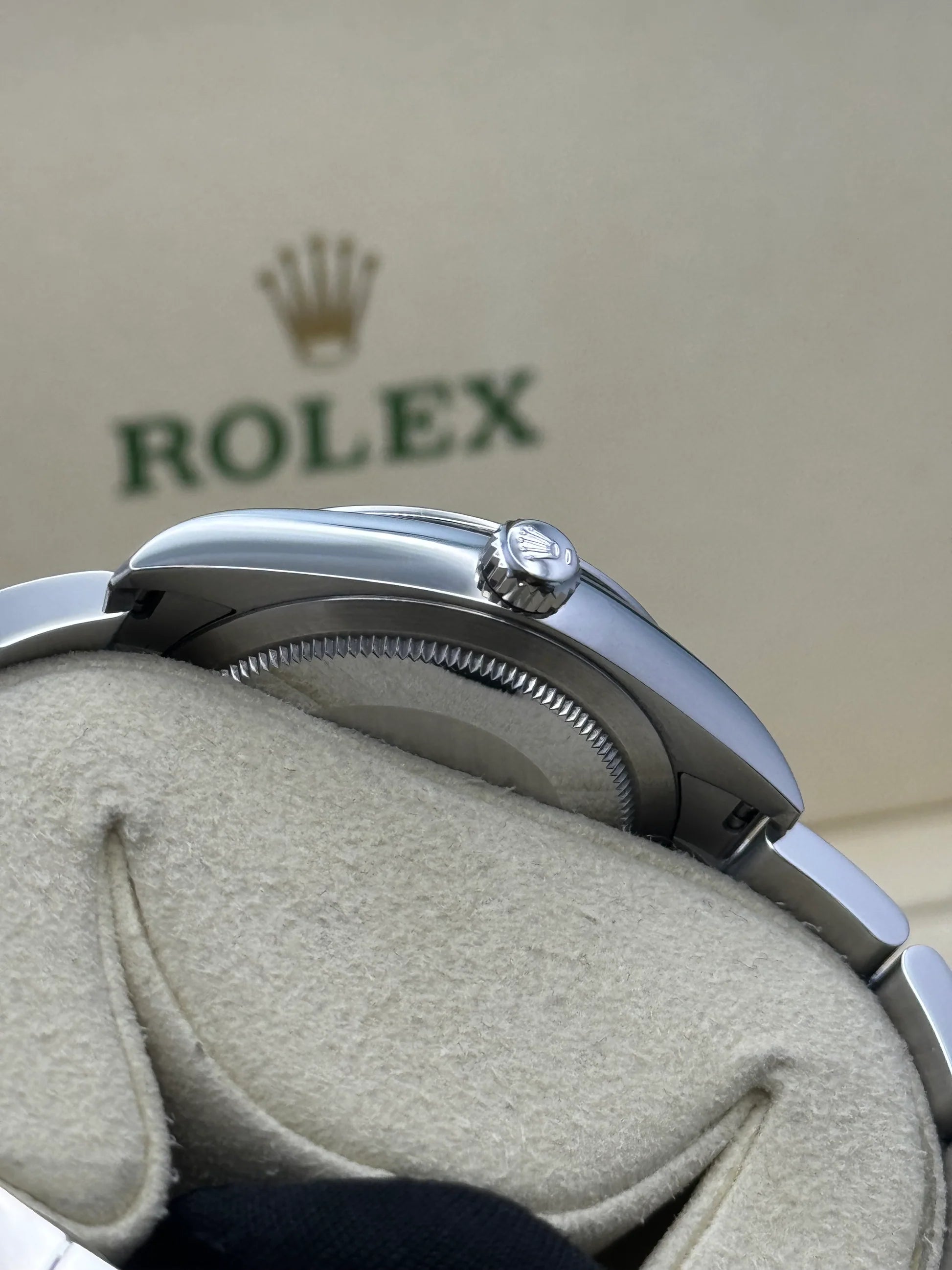 Rolex Oyster Perpetual 34mm 124200 Black Dial Oyster Stainless Steel Bracelet Watch - Image 9
