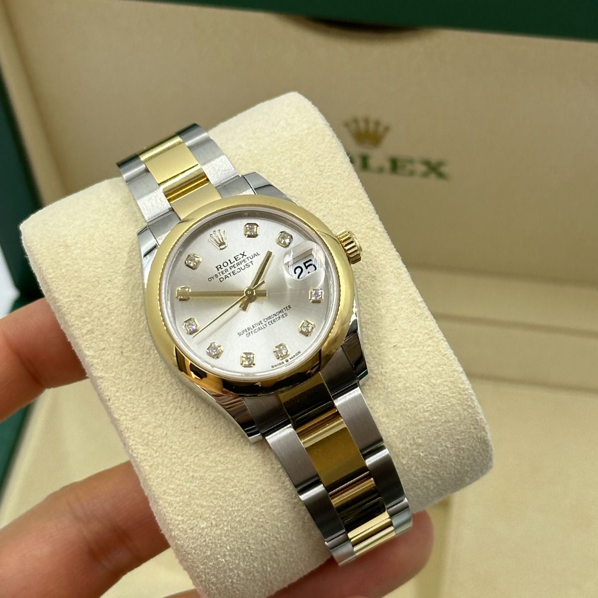 Rolex Datejust m278243-0019/0020 31mm Silver Dial Yellow Rolesor Oyster Watch - Image 2