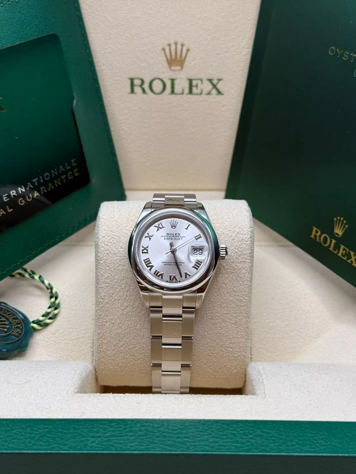 Rolex Lady-Datejust 28mm m279160 Oyster Perpetual Silver Dial Oyster Bracelet - Image 2