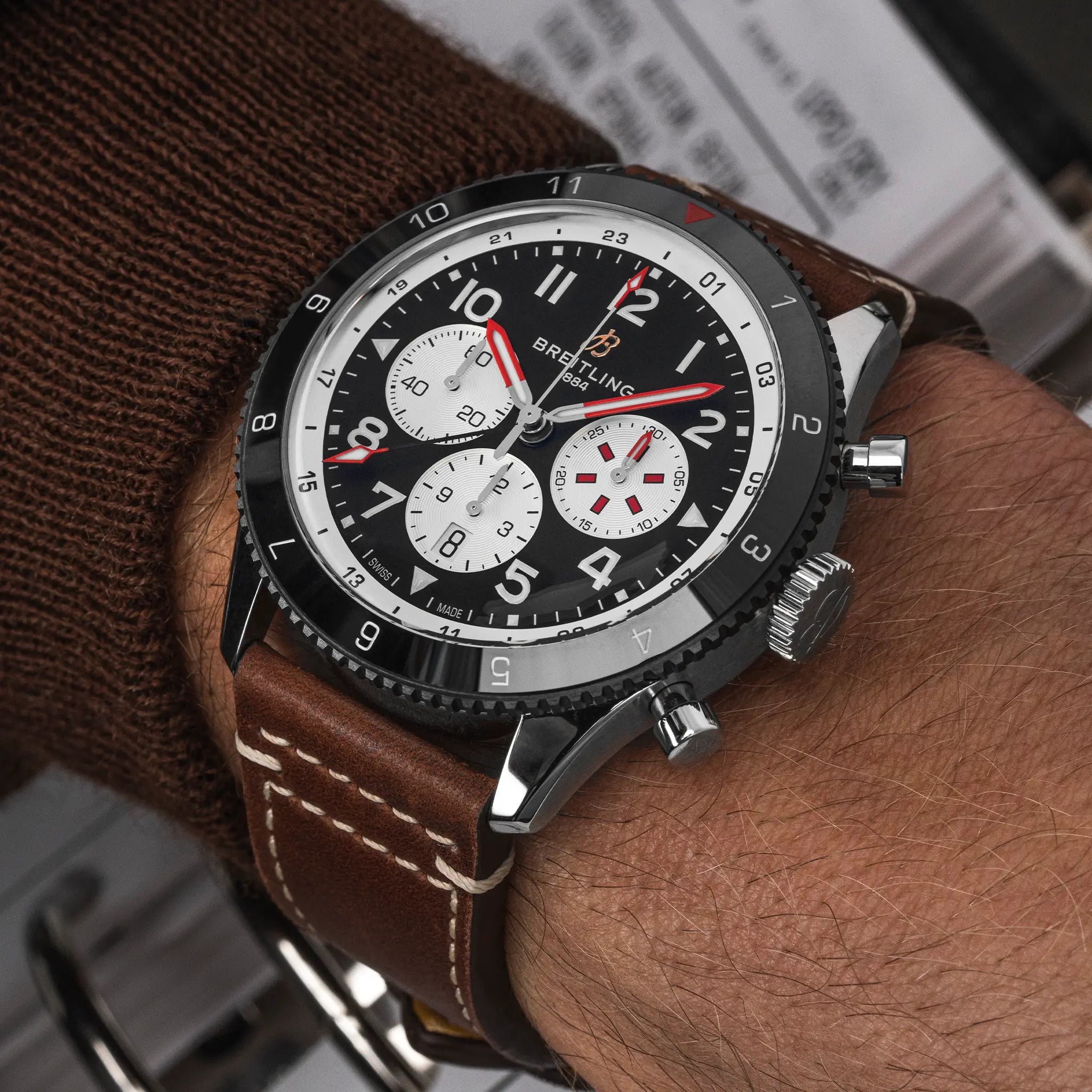 Breitling Classic AVI Super AVI B04 Chronograph GMT 46 Mosquito YB04451A1B1X1 - Image 4