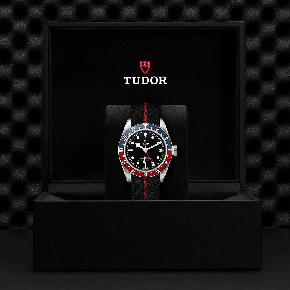TUDOR Black Bay GMT 41mm Black Dial Automatic Men's Fabric Strap Watch M79830RB-0003 - Image 4