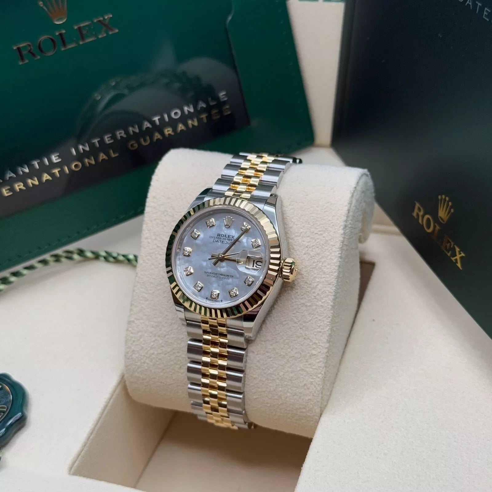 Rolex Lady-Datejust 28mm 279173 Mother of Pearl Diamond Dial Oyster Bracelet - Image 3