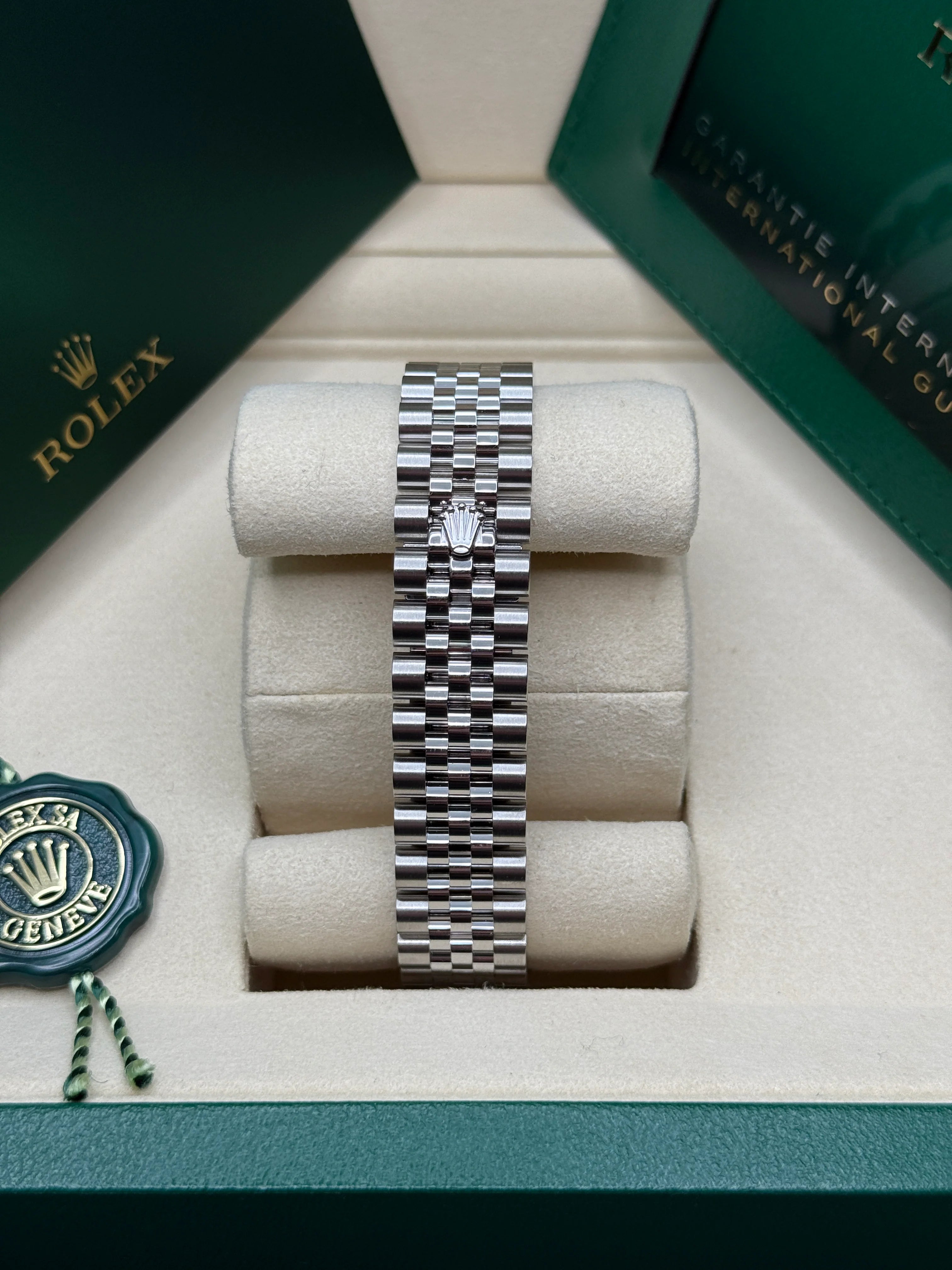 Rolex Datejust m278240-0003/0004 31mm White Roman Domed Bezel Oyster Oystersteel - Image 8