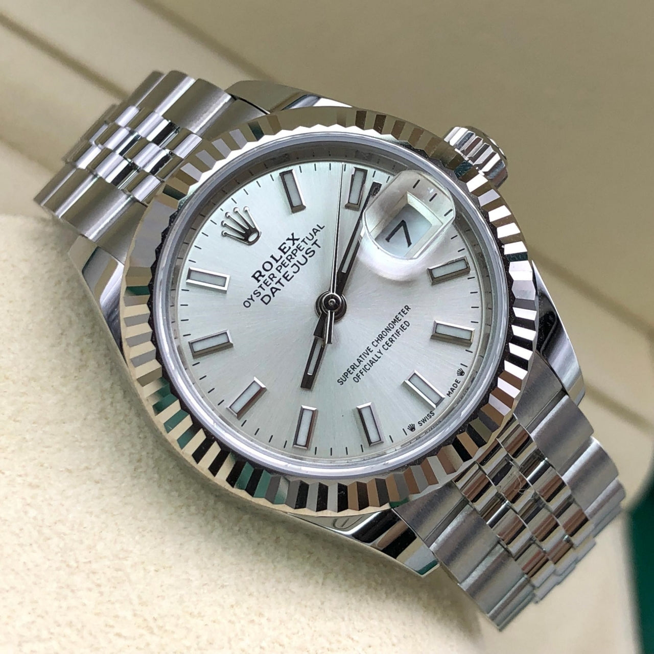 Rolex Lady-Datejust 28mm 279174 Silver Dial Oyster Bracelet - Image 6
