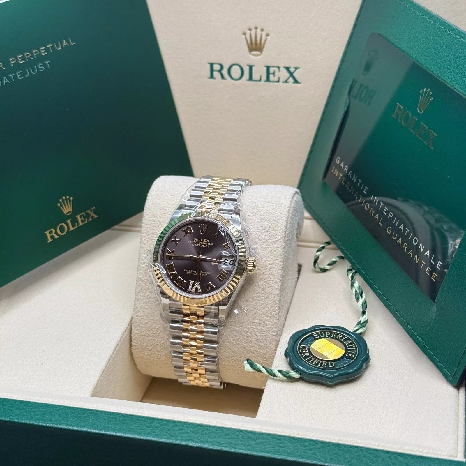 Rolex Datejust m278273-0017/0018 31mm Dark Grey Dial Stainless Steel and Yellow Gold Oyster Watch - Image 4